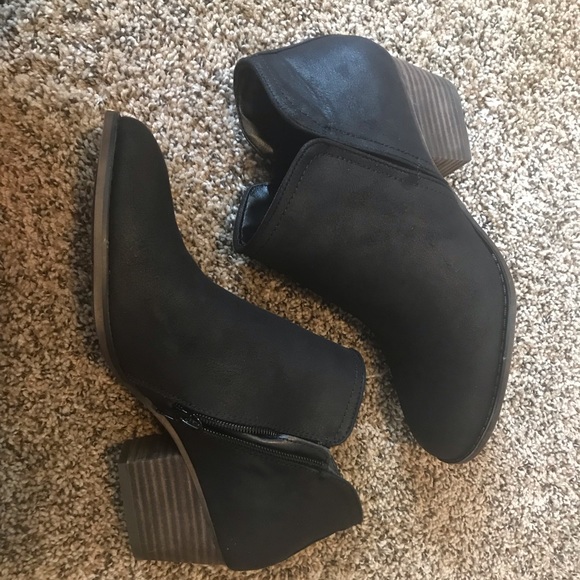 Fergie Shoes - Fergie Booties